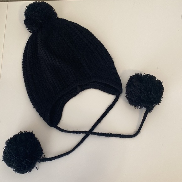 Bundle of 4 Winter Hats - Picture 2 of 12